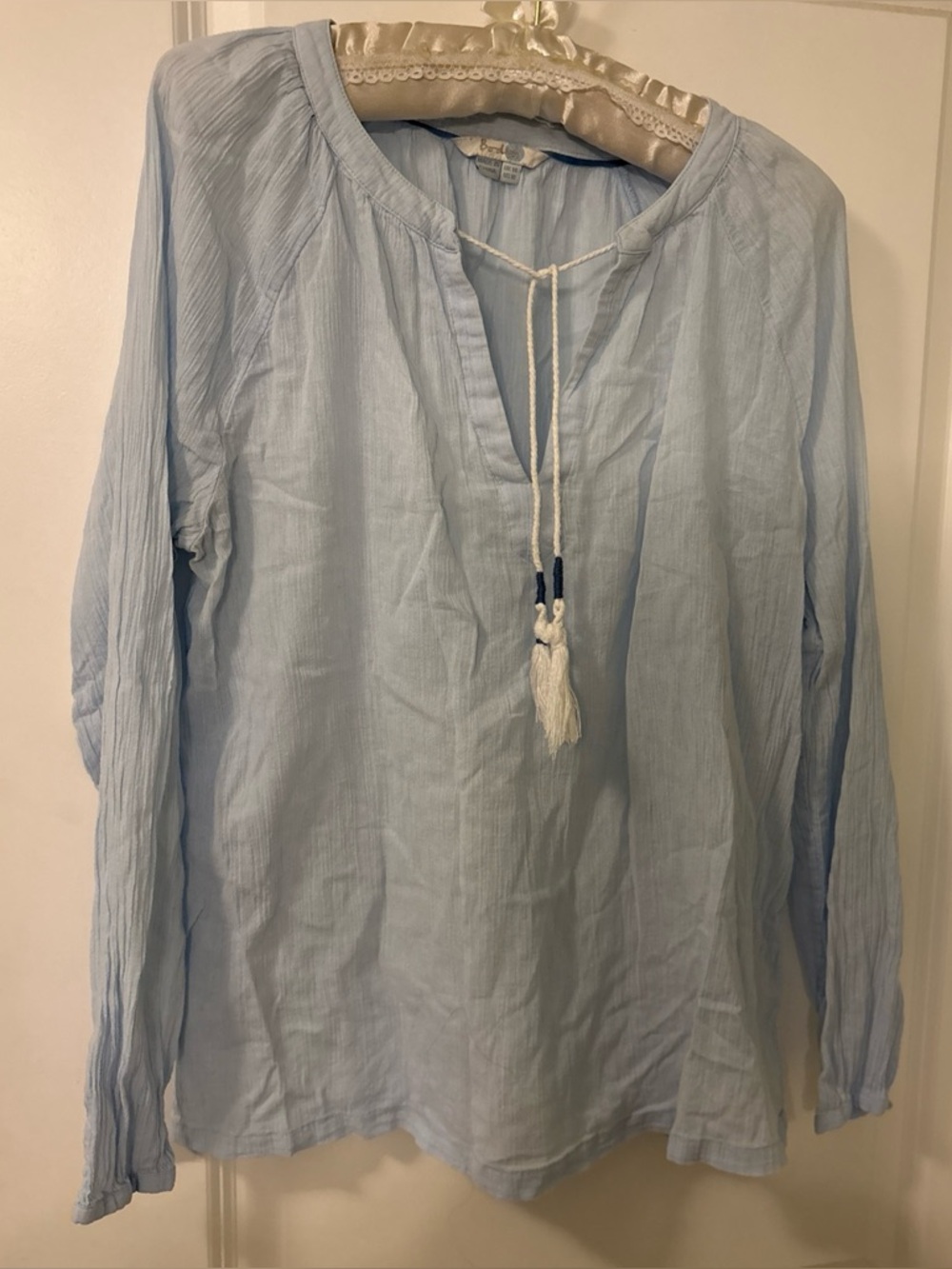 BODEN sz 10 Lt. Blue Crinkle V-Neck w/Tassel Ties Top-Long Sleeve-Beach